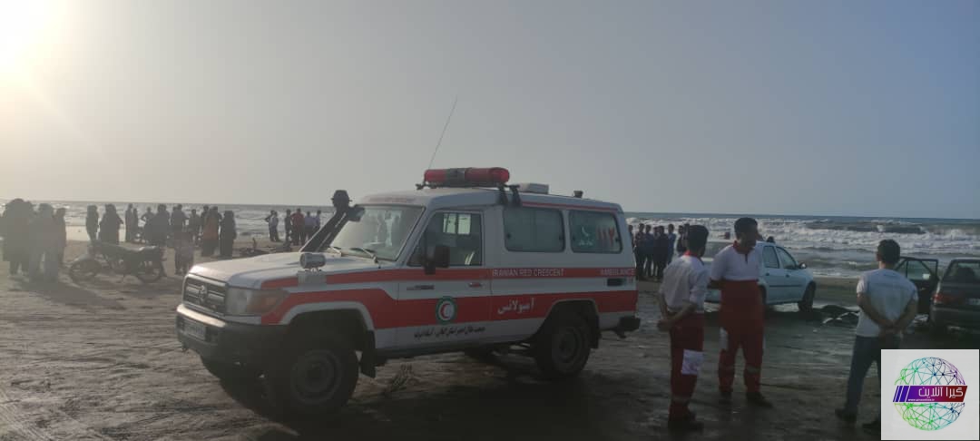 امدادرسانی نجاتگران جمعیت هلال احمر به حادثه دیده گان دریای کاسپین