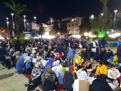طرح افطاری ساده در میدان شهدای ذهاب رشت + تصاویر