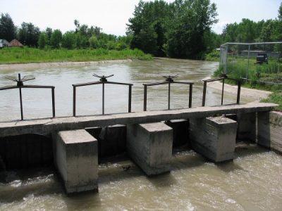 قطع آب کشاورزی کانال چپ سد سنگر | به بستر و حریم رودخانه نزدیک نشوید