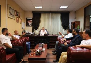 دیدار جمعی از پیشکسوتان کشتی گیلان با دکتر محمد حسین واثق کارگرنیا رئیس شورای اسلامي شهر رشت 