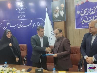 معاونین فرمانداری در راستای تحقق اهداف دولت چهاردهم، خدمت می کنند