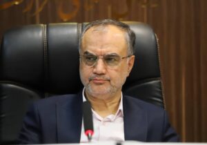 ریختن آسفالت بر روی منهول های فاضلاب/ واگذاری پارک‌ها به بخش خصوصی