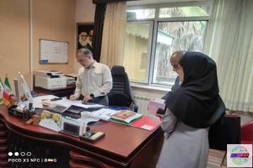 ملاقات مردمی دکتر محمد حسین واثق کارگرنیا رئیس شورای اسلامی شهر رشت همه روزه با شهروندان گرامی در ساختمان شورا به منظور بررسی و رفع مشکلاتشان در حوزه مباحث شهری