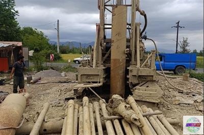 عملیات اجرایی حفر یك حلقه چاه عمیق در روستای خشكنودهان شهرستان فومن