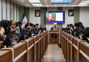 نجفی: «زندگی با آیهها» نقشه راه بازگشت جامعه به قرآن و تقویت جبهه فرهنگی انقلاب است