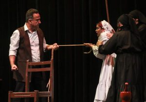 نمایش «یرما» در بندرانزلی روی صحنه رفت